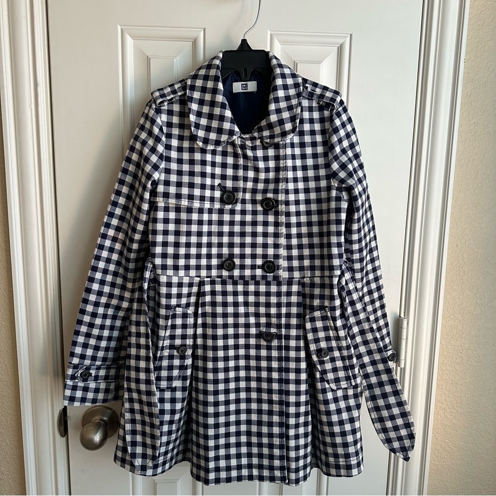 Uniqlo Girl trench belted coat Size 140 (9-10Y)